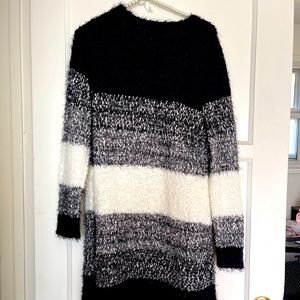 Apt. 9 3/4 Length Sweater Black And White size Small